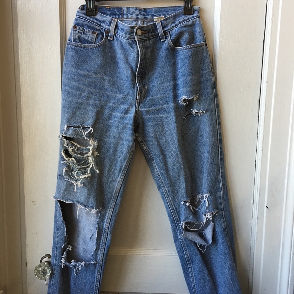 Levi’s distressed mom jeans